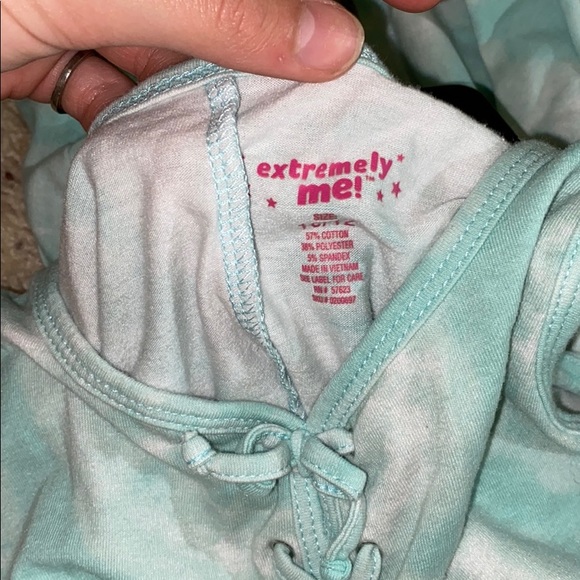 His is a really cool tie-dye dress! - Picture 2 of 2